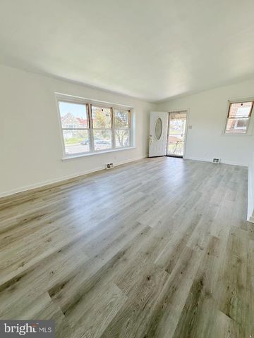 2325 OAKMONT ST, Philadelphia, PA 19152