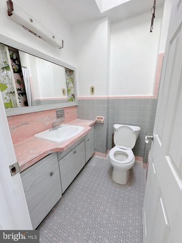 2325 OAKMONT ST, Philadelphia, PA 19152