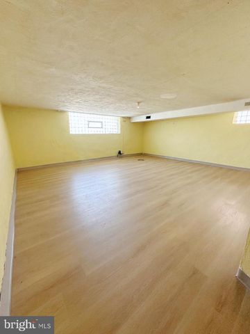 2325 OAKMONT ST, Philadelphia, PA 19152