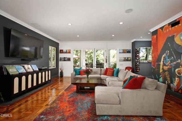 1336 Sugar Loaf Drive, La Canada Flintridge, CA 91011