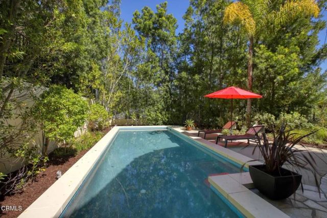 1336 Sugar Loaf Drive, La Canada Flintridge, CA 91011