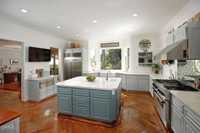 1336 Sugar Loaf Drive, La Canada Flintridge, CA 91011