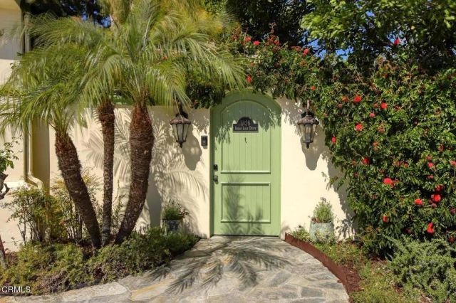 1336 Sugar Loaf Drive, La Canada Flintridge, CA 91011