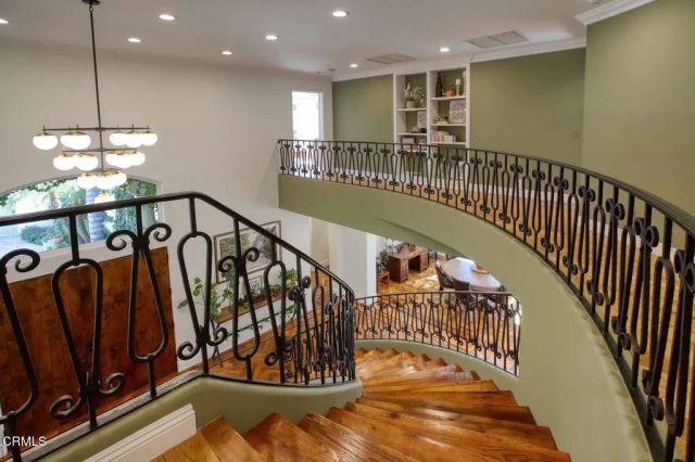 1336 Sugar Loaf Drive, La Canada Flintridge, CA 91011