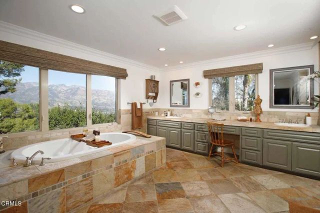 1336 Sugar Loaf Drive, La Canada Flintridge, CA 91011