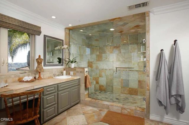 1336 Sugar Loaf Drive, La Canada Flintridge, CA 91011