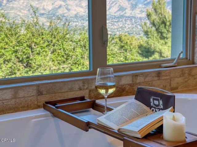 1336 Sugar Loaf Drive, La Canada Flintridge, CA 91011