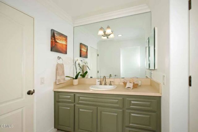 1336 Sugar Loaf Drive, La Canada Flintridge, CA 91011