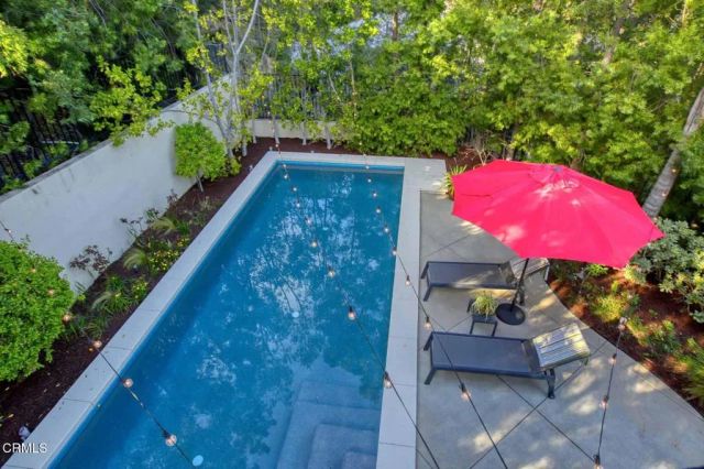 1336 Sugar Loaf Drive, La Canada Flintridge, CA 91011