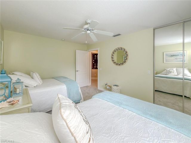 3356 Cayman LN, Naples, FL 34119