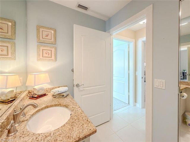 3356 Cayman LN, Naples, FL 34119