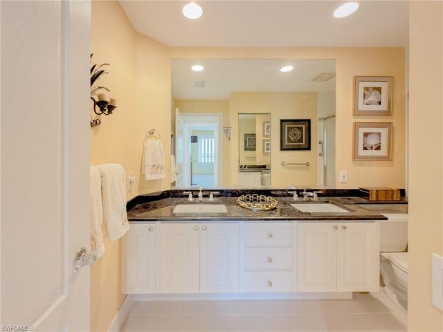 3356 Cayman LN, Naples, FL 34119