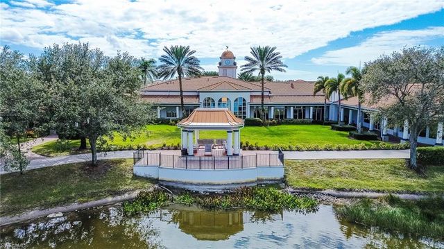 3356 Cayman LN, Naples, FL 34119