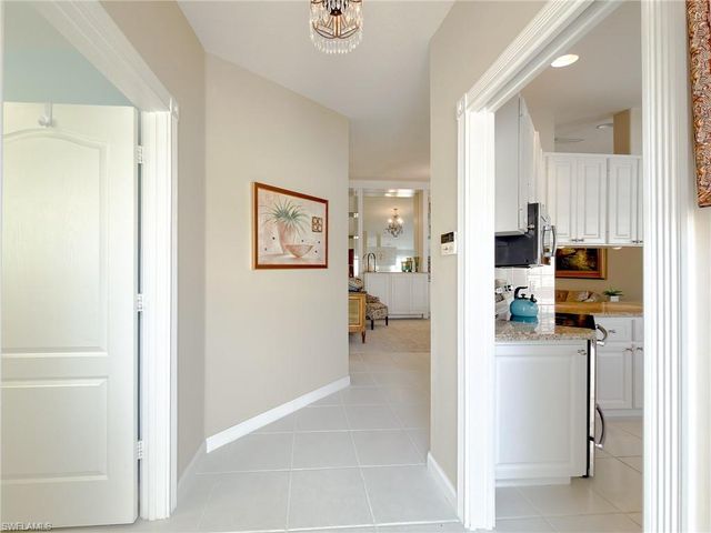 3356 Cayman LN, Naples, FL 34119