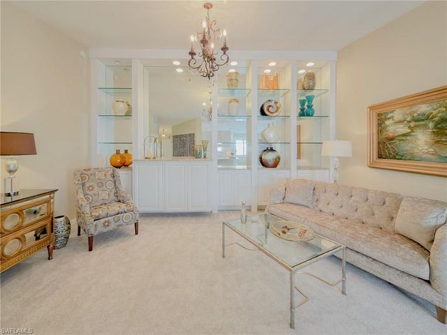 3356 Cayman LN, Naples, FL 34119