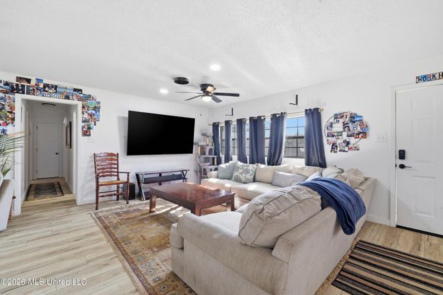 12713 Cambridge Boulevard, Ocean Springs, MS 39564