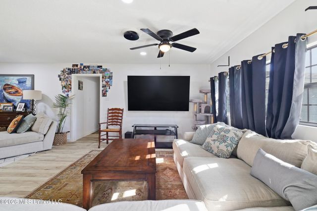 12713 Cambridge Boulevard, Ocean Springs, MS 39564