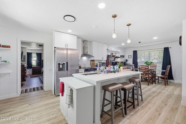 12713 Cambridge Boulevard, Ocean Springs, MS 39564
