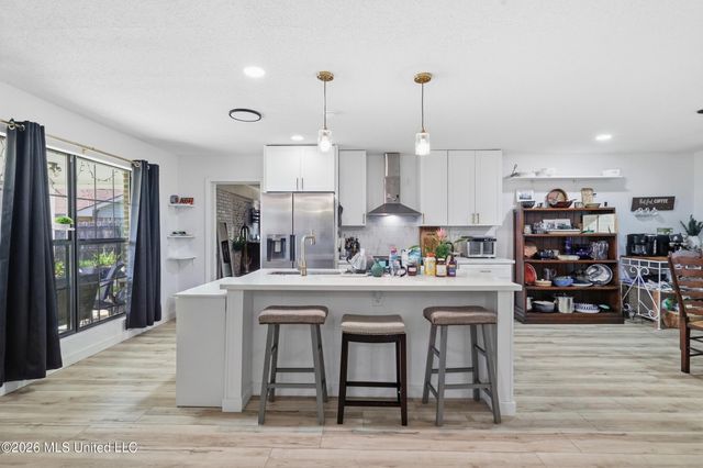 12713 Cambridge Boulevard, Ocean Springs, MS 39564