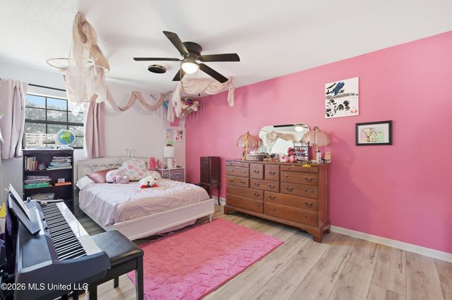 12713 Cambridge Boulevard, Ocean Springs, MS 39564