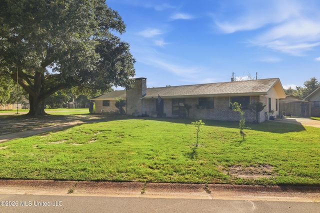 12713 Cambridge Boulevard, Ocean Springs, MS 39564