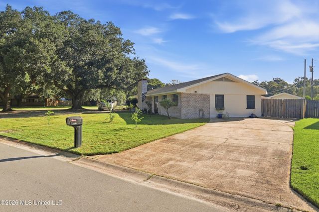 12713 Cambridge Boulevard, Ocean Springs, MS 39564