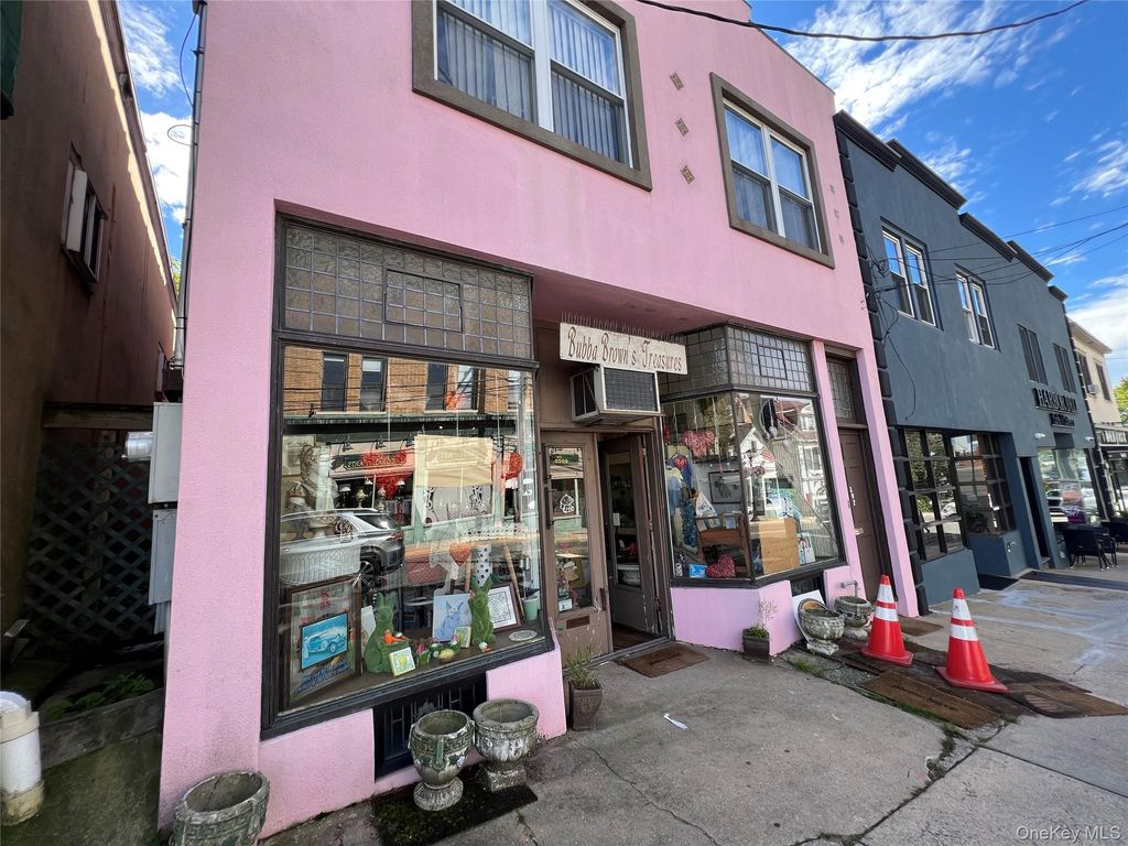 302 Main Street, Port Washington, NY 11050 — exterior