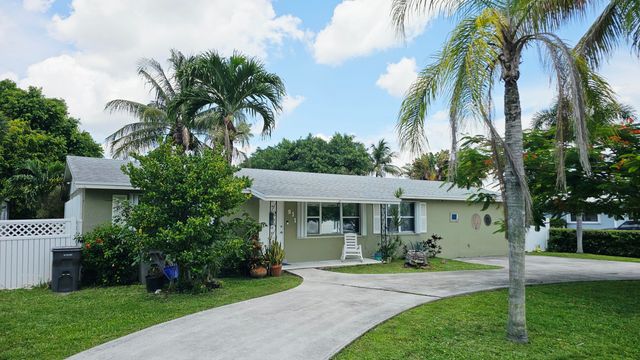 911 Burch Drive, West Palm Beach, FL 33415