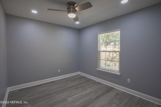 185 DONNER Road, Atlantic Beach, FL 32233