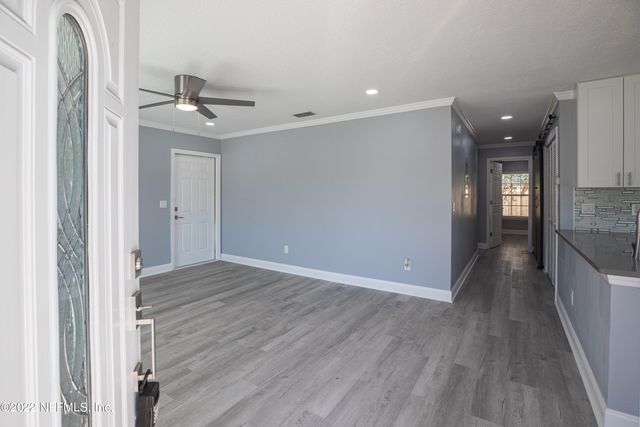 185 DONNER Road, Atlantic Beach, FL 32233