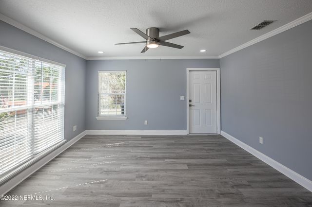 185 DONNER Road, Atlantic Beach, FL 32233