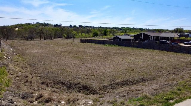310 Rancho Linda DR, Lockhart, TX 78644