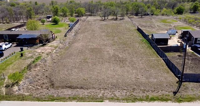 310 Rancho Linda DR, Lockhart, TX 78644
