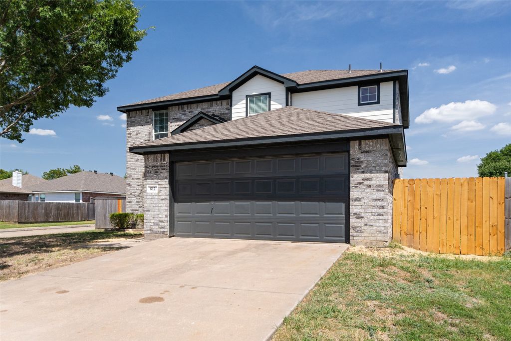 512 Waterford Street, Farmersville, TX 75442