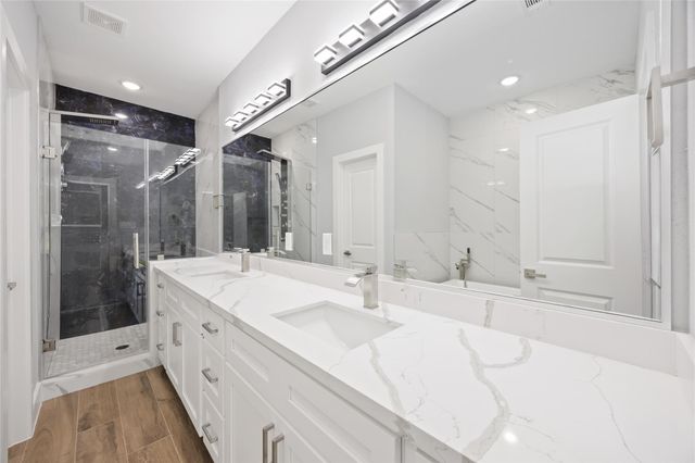 4923 Golden Forest Drive, Houston, TX 77091