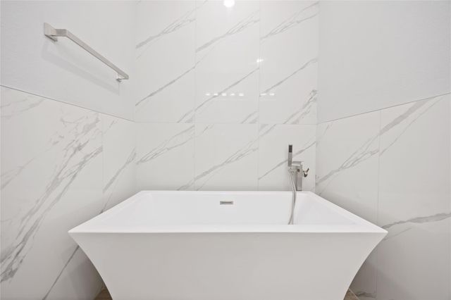 4923 Golden Forest Drive, Houston, TX 77091