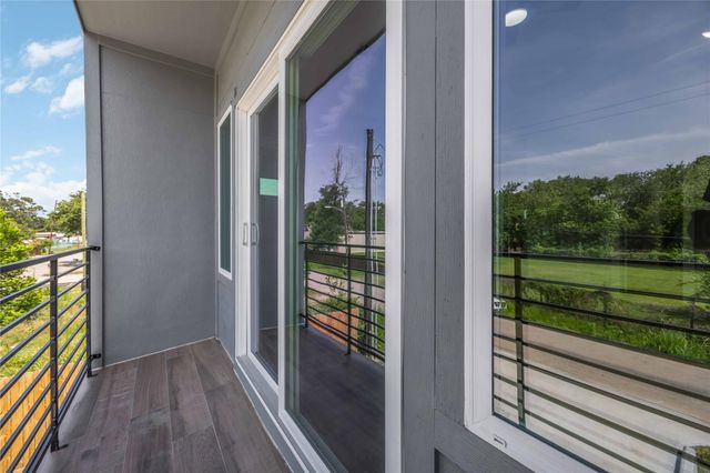 4923 Golden Forest Drive, Houston, TX 77091