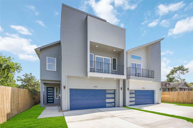 4923 Golden Forest Drive, Houston, TX 77091