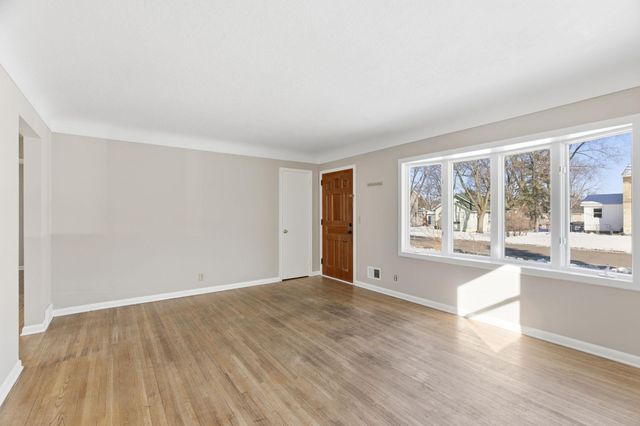 4409 Adair Avenue N, Crystal, MN 55422