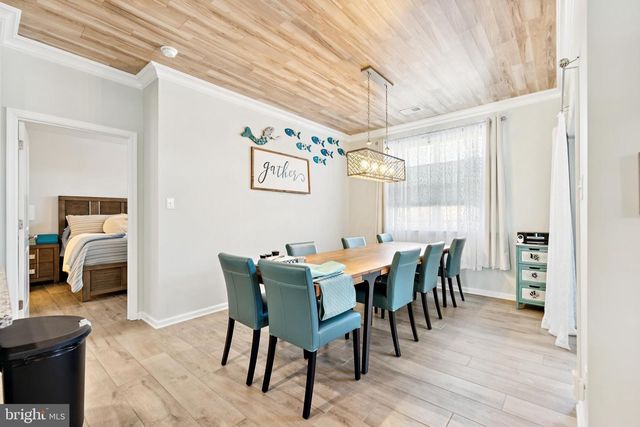 18 RACCOON LANE, Barnegat, NJ 08005