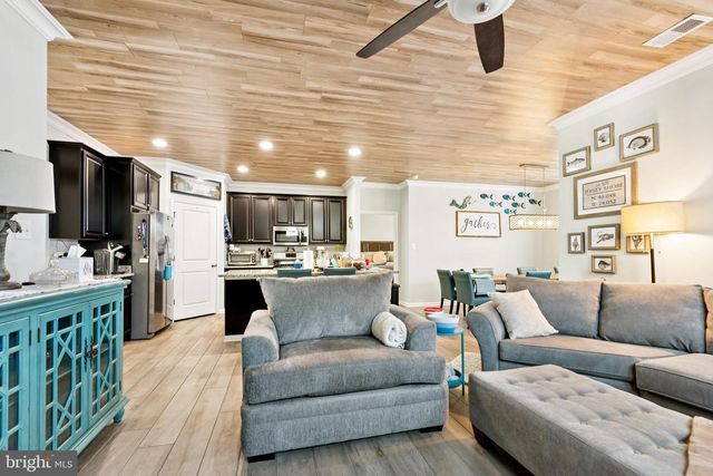 18 RACCOON LANE, Barnegat, NJ 08005