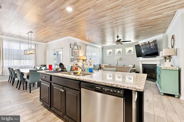 18 RACCOON LANE, Barnegat, NJ 08005