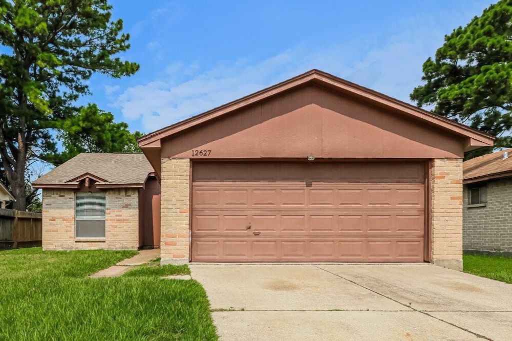 12627 Day Hollow Lane, Houston, TX 77070