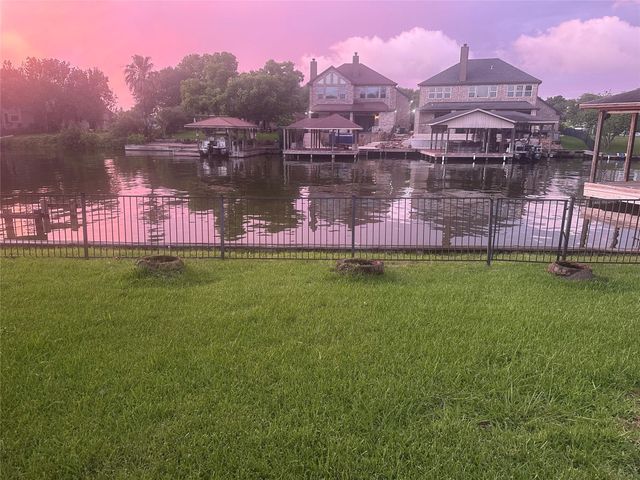 Lot 11 Shoreline, Willis, TX 77318