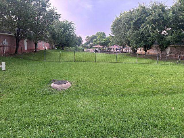 Lot 11 Shoreline, Willis, TX 77318