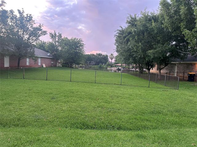 Lot 11 Shoreline, Willis, TX 77318
