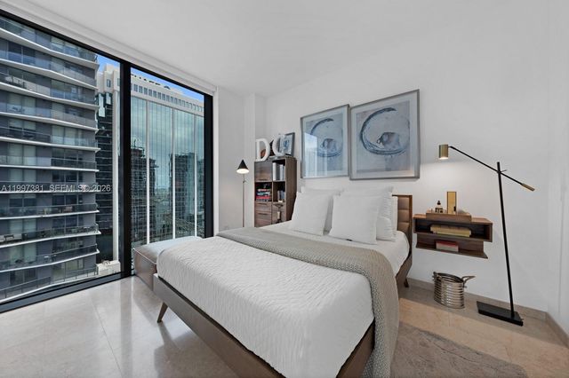 88 SW 7th St 1401, Miami, FL 33130