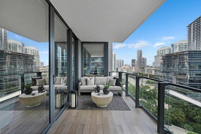 88 SW 7th St 1401, Miami, FL 33130