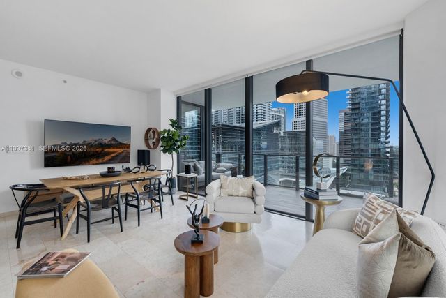 88 SW 7th St 1401, Miami, FL 33130