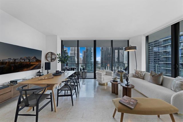 88 SW 7th St 1401, Miami, FL 33130